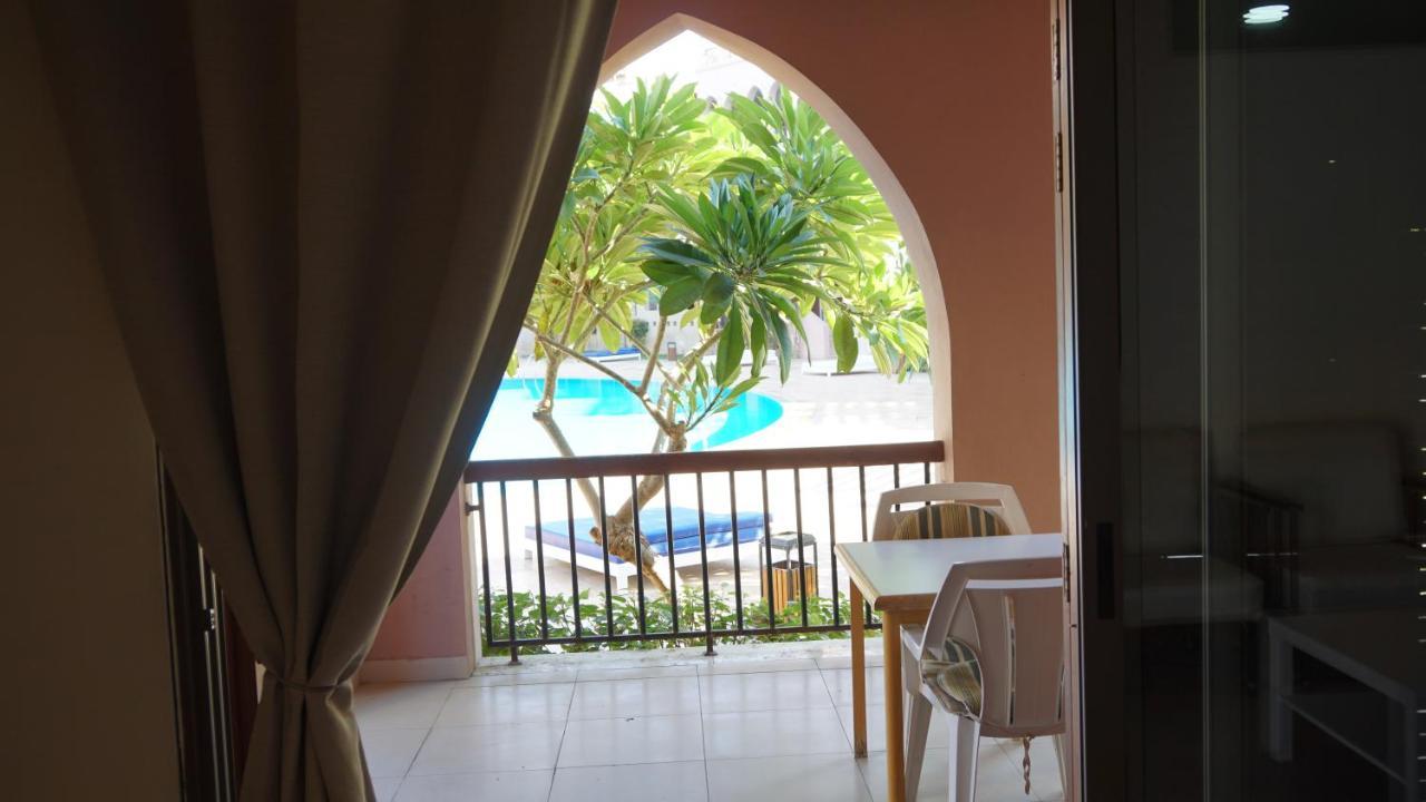 Ground Floor Apartment By Circular Pool In Talabay Aqaba Exteriör bild